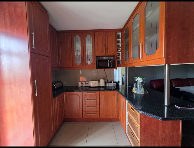 3 BEDROOM HOUSE FOR SALE IN DEVON PARK VILLAGE